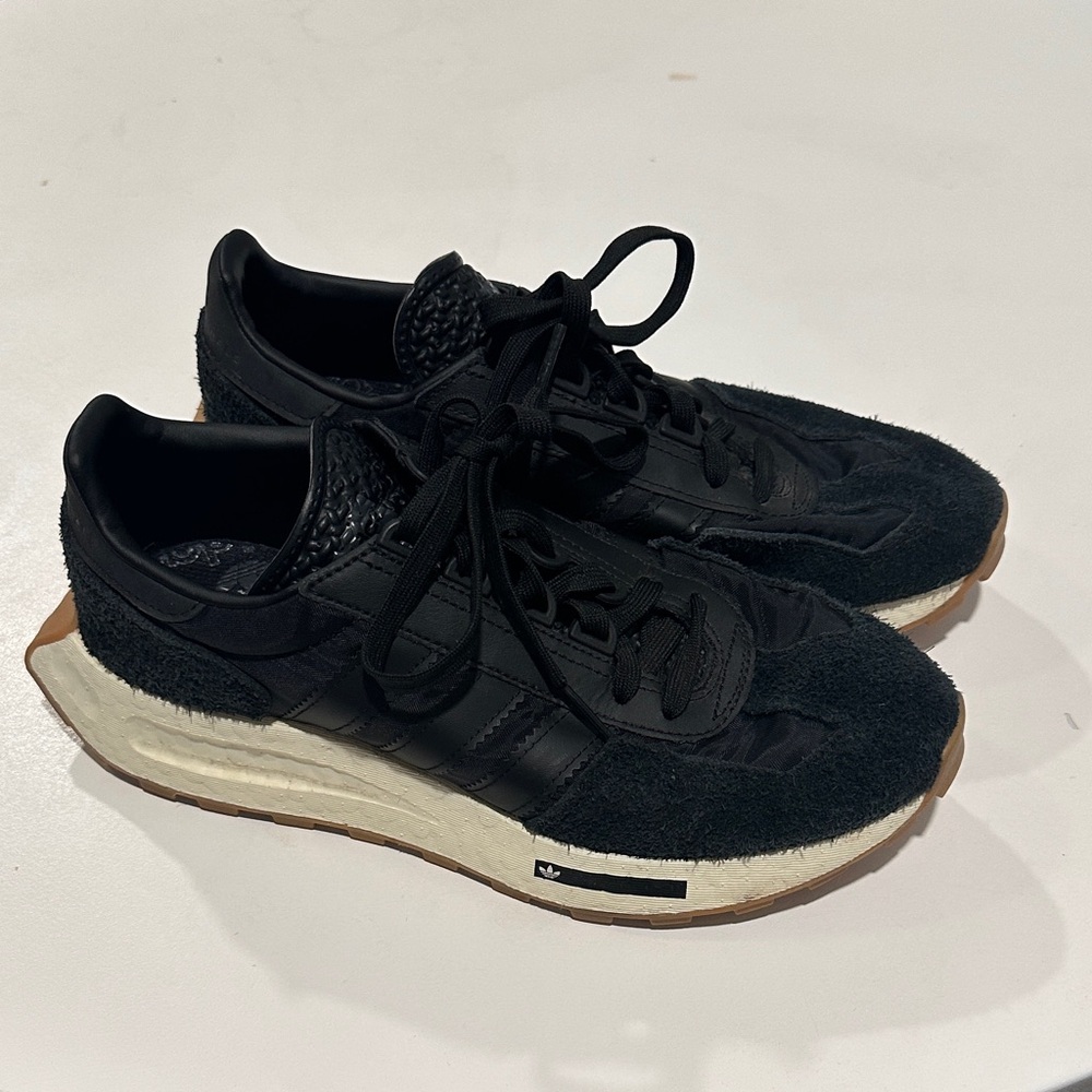 Adidas Retrophy E5 Sneakers in Core Black